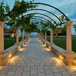 Palace Natali 5*