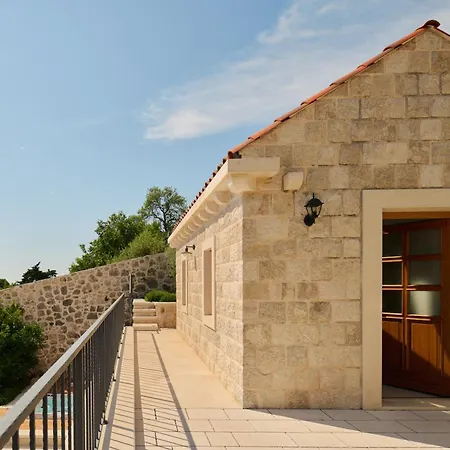 Palace Natali Hotel