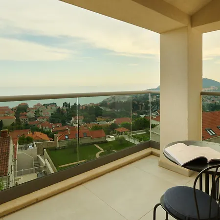 Palace Natali Hotel