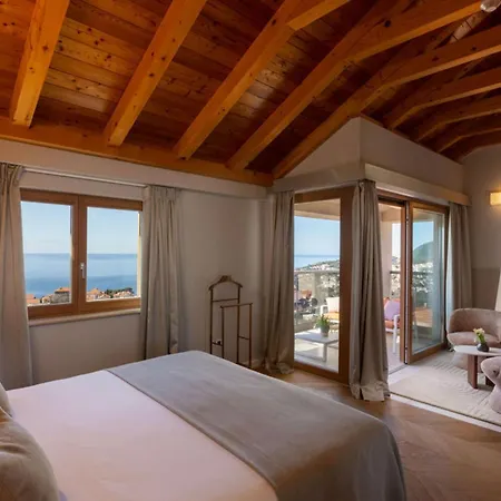Palace Natali Hotel