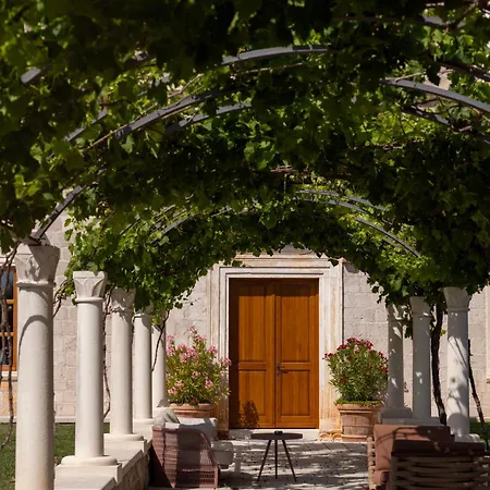 Palace Natali Hotel