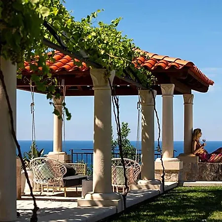 Palace Natali Hotel