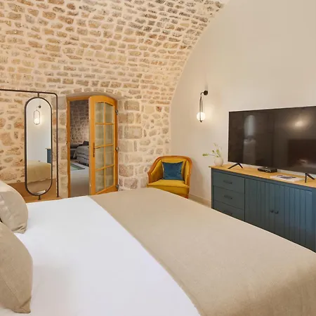 Palace Natali Hotel