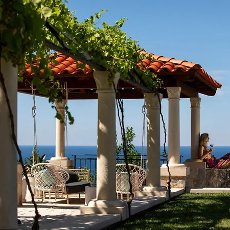 Palace Natali Hotel